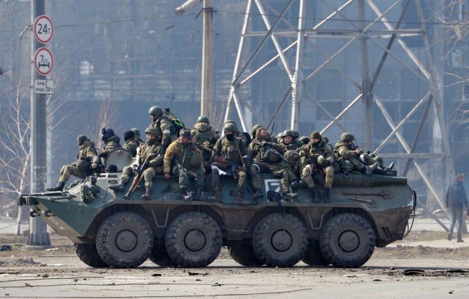 חיילים רוסים במריופול ה.jpg