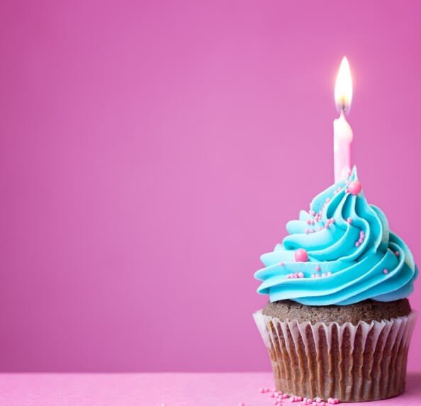 cupcake-blue-topping-single-candle.jpg