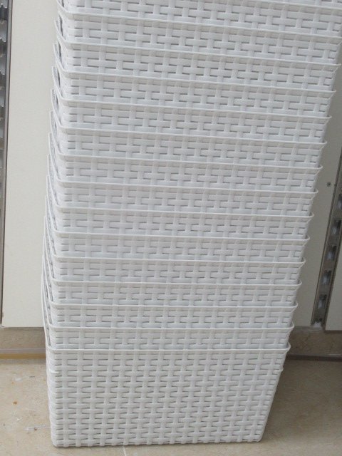 למכירה בחצי מחיר: כ 20 סלסלאות ראטן