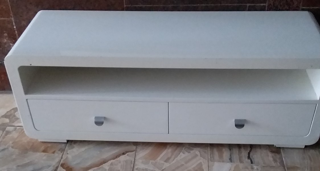 למכירה שידת מחשב מצב מעולה!!