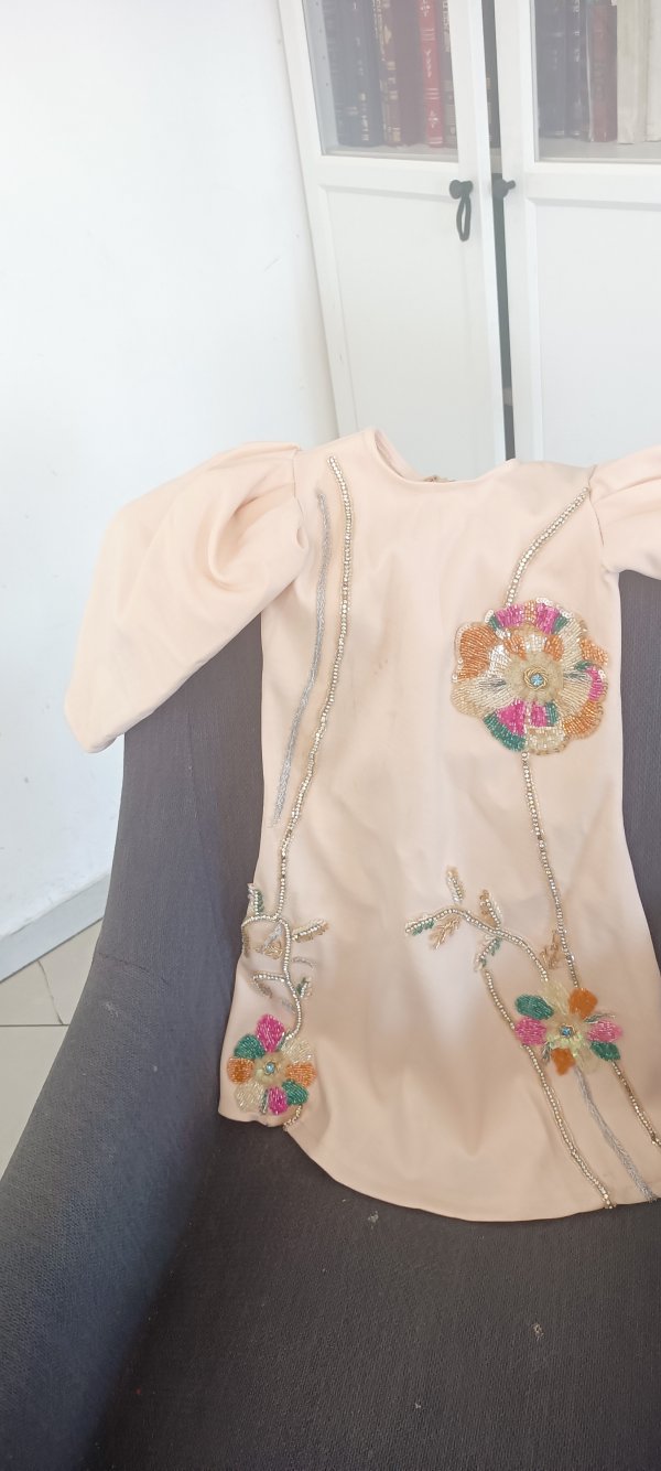 למכירה שמלה לאירוע לילדה בת 3-5 מהממת של מעצבת מירושלים