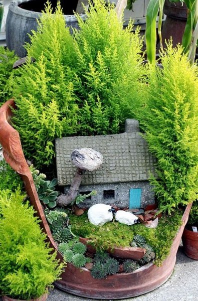 broken-pot-fairy-garden-3.jpg