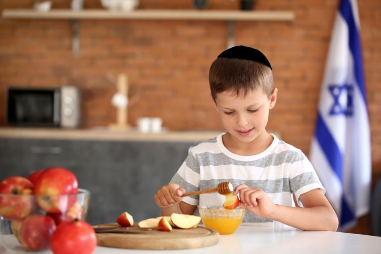 דווקא השנה, לא משאירים אף משפחה מאחור!