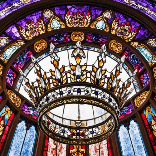 Leonardo_Phoenix_A_breathtaking_stained_glass_window_in_the_fo_2.jpg