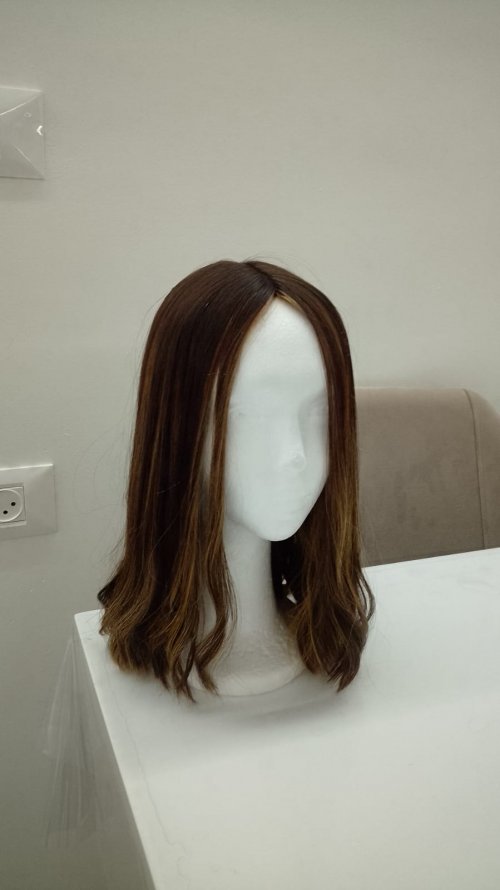 פאה יפיפיה! כחדשה ממש! שמורה מאוד! נלבשה כחצי שנה. אורך אחיד, שיער משי (עם הכשר מהודר)