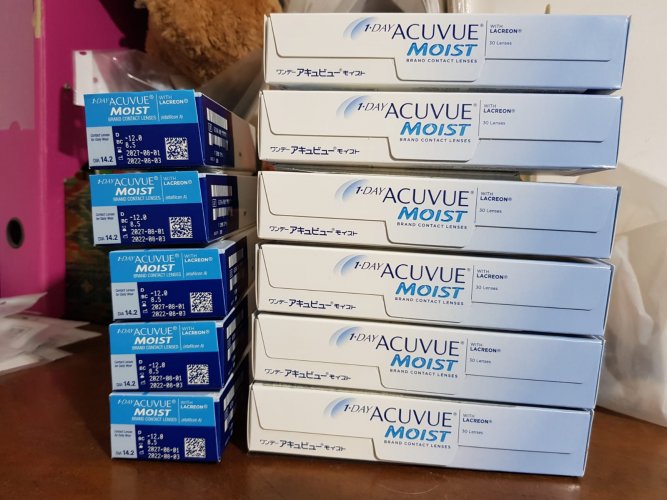 עדשות מגע יומיות 12.0- ACUVUE MOIST (מס' אריזות סגורות 11 של 30 עדשות)