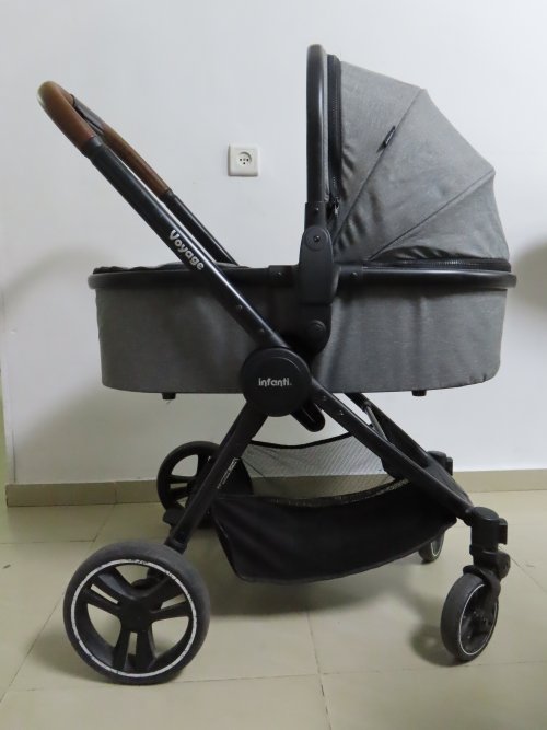 למכירה עגלת תינוק אינפנטי