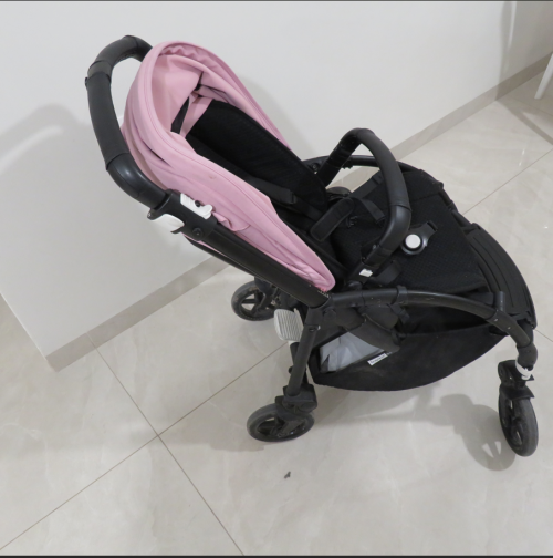 עגלת בוגבו bee 6 טיולון + אמבטיה במצב מצוין
