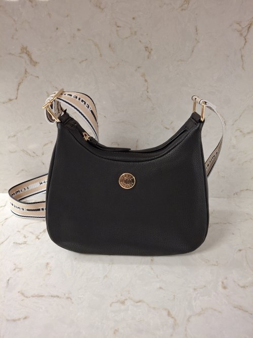 תיק צד שחור טומי הילפגר