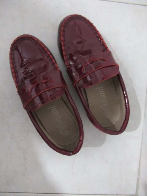 למכירה נעלי ילדה