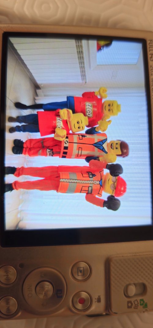 למכירה תחפושות של לגו מקורי