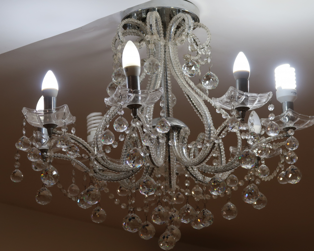 נברשת שנדליר קריסטלים במצב מצוין