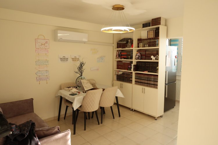 להשכרה דירה בצפת (למגורים) 3 חדרים משופצת מהממת!