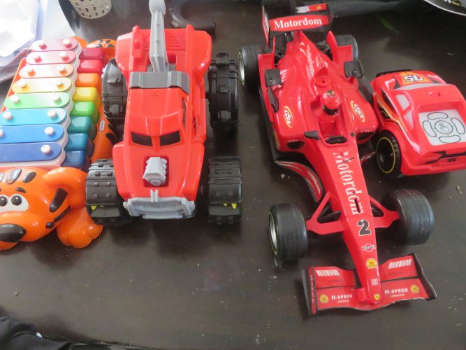 מכוניות ענקיות ויפות