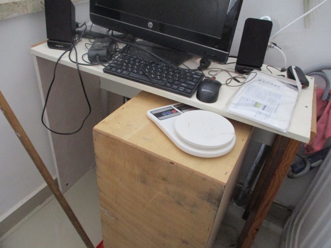 שולחן מחשב 3.JPG