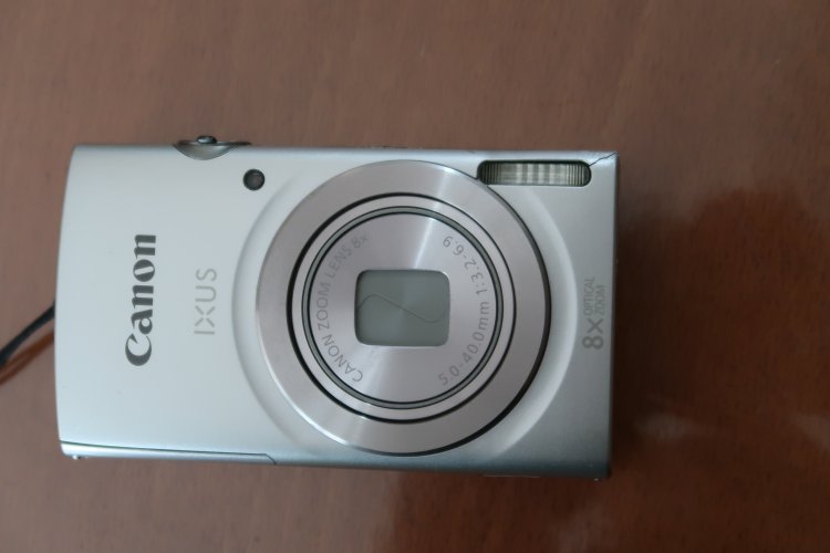 למכירה מצלמת קנון ixsus 175