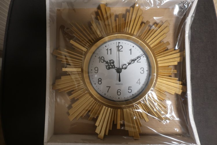 שעון קיר חדש