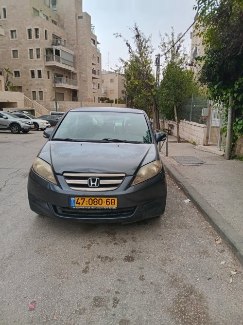 למכירה הונדה 6 מקומות  18.300 ש"ח  FR-V