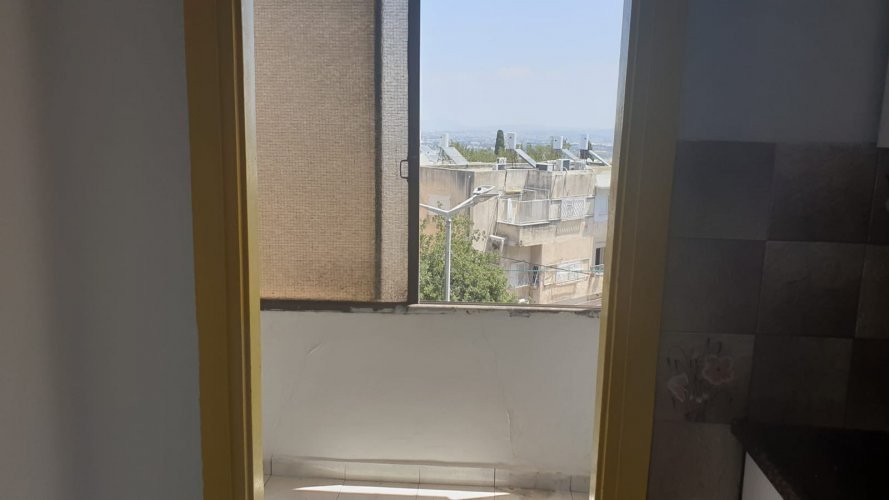 הזדמנות נדירה בחיפה,בהדר עליון - רחוב ארלוזורוב!