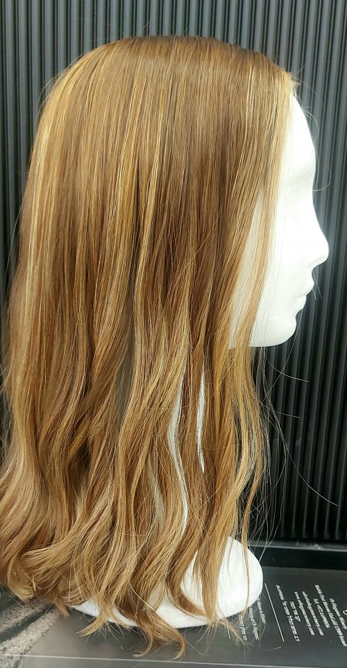 למכירה פאה יפיפה-כחדשה ממש!