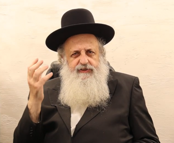 ראב"ד ביתר נזעק: "מההורים הוא לא מקבל שקל!"