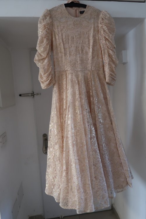 שמלה מ ONE OF A KIND למכירה