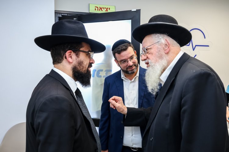 בהשתתפות רבנים ואישי ציבור: נקבעו המזוזות למרכז הרפואי החדש 'הדרים' של מכבי בחיפה
