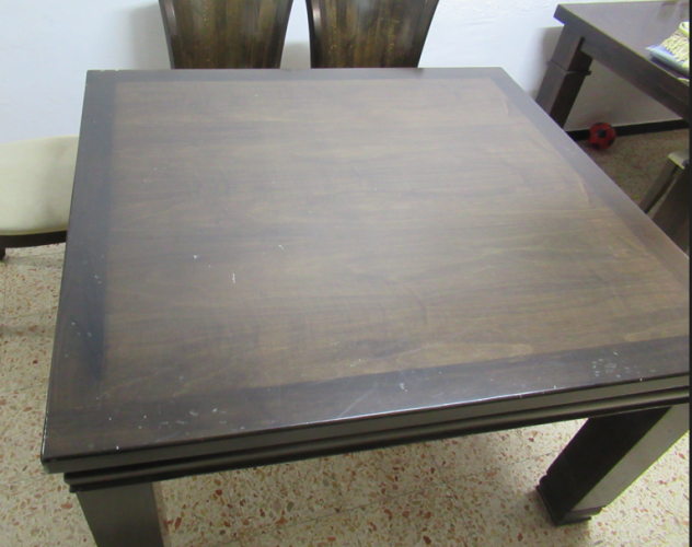 שולחן סלון/פינת אוכל