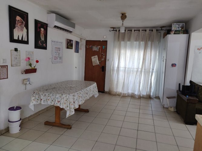 דירה גדולה ביד בנימין, חצר רחבה מתאימה לילדים ומשפחות