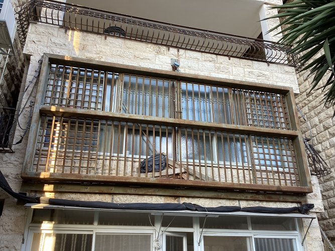 הזדמנות מטורפת - מרפסת מתקפלת ענקית (6*2.4 מ') למסירה