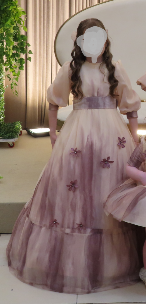 השמלות הארוכות.PNG