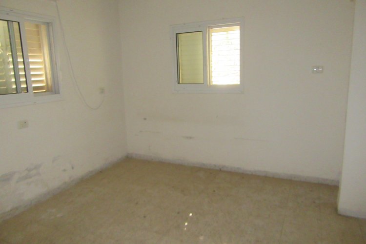 דירה במיקום מבוקש ומרכזי-בול להשקעה שלכם להשכרה לנופשים, או לחלוקה ל-2 ולהשכרה