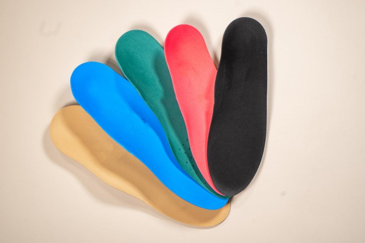 כאבים ברגליים? כך מדרסים בהתאמה אישית יכולים לשנות את איכות החיים שלכם