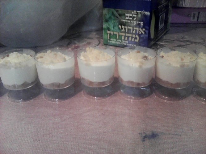 מוס גבינה עם פירורים (1).jpg