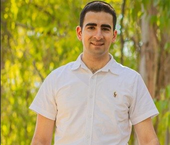 "אח" רחוק: סיפורו של שמואל שנוסע שעות ללמוד סיעוד