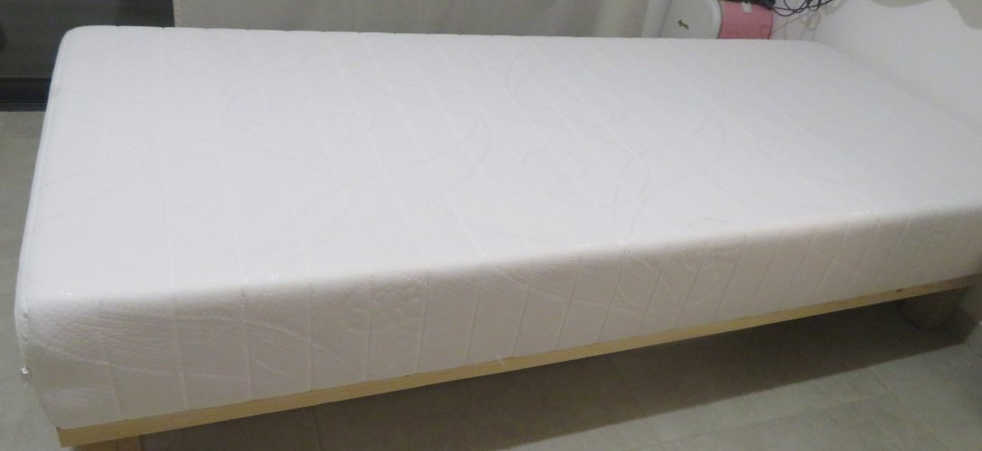 זוג מזרנים נוחים לחדר שינה