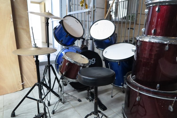 למכירה מערכת תופים יד שניה