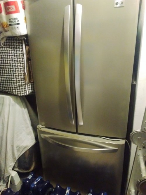 למסירה מקרר LG שלוש דלתות מקפיא תחתון
