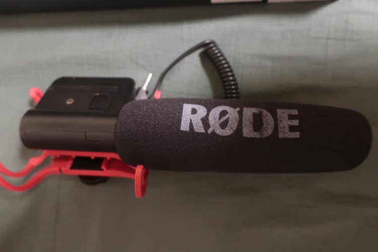 למכירה RØDE VideoMicro Compact On-Camera Microphone