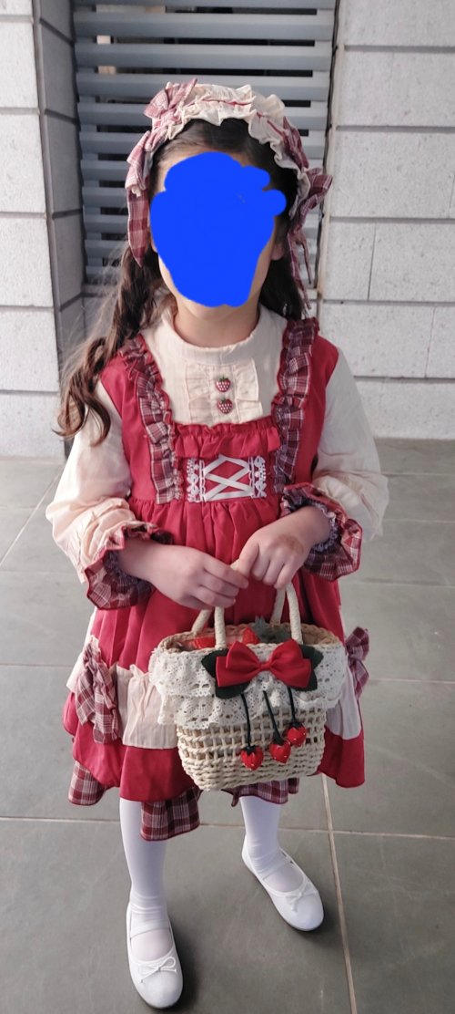 תחפושת גלידה ומוכרת תותים כפרית