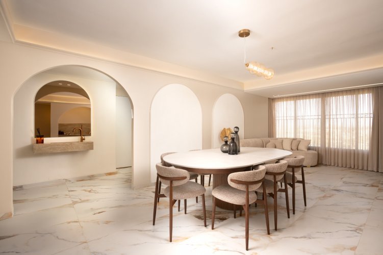 ניקוי מלאים ענק: רשת קאסיאס במבצע חיסול על כסאות ושולחנות