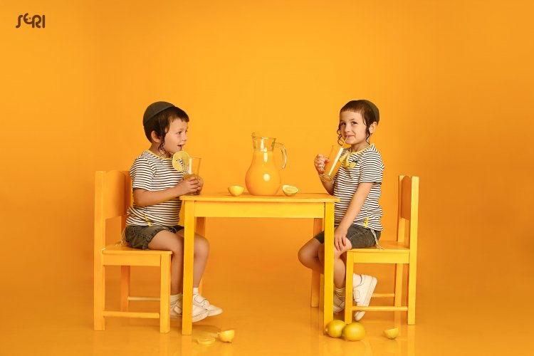 0I7A5965 לוגו.jpg