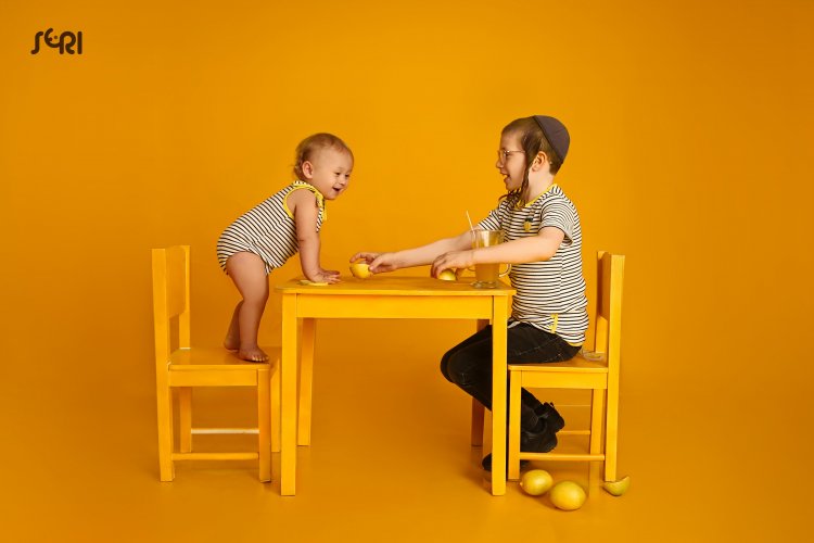 0I7A6020 לוגו.jpg