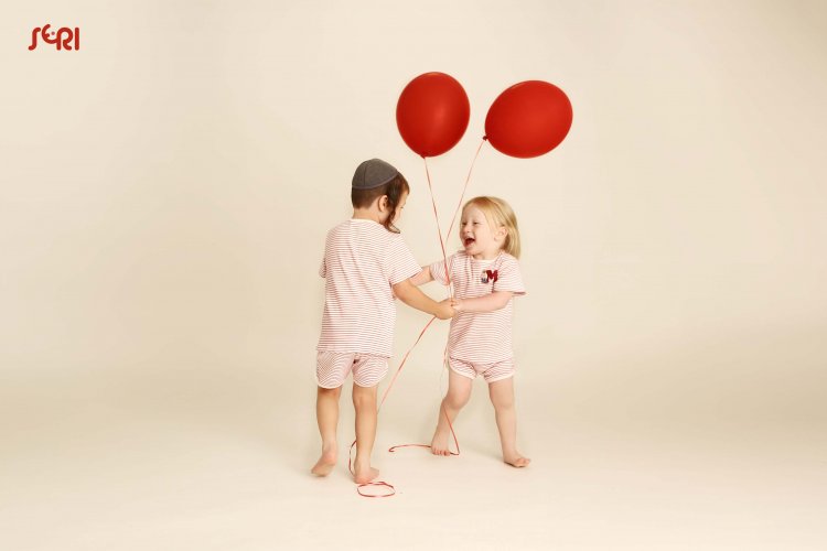 0I7A6813 לוגו.jpg