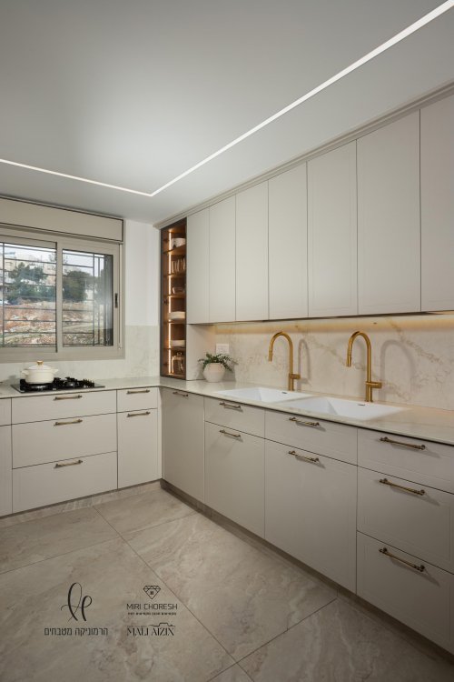 הרמוניקה מטבחים מגישה: ניקיון במטבח המודרני – אסתטיקה שמתחילה בתחזוקה נכונה