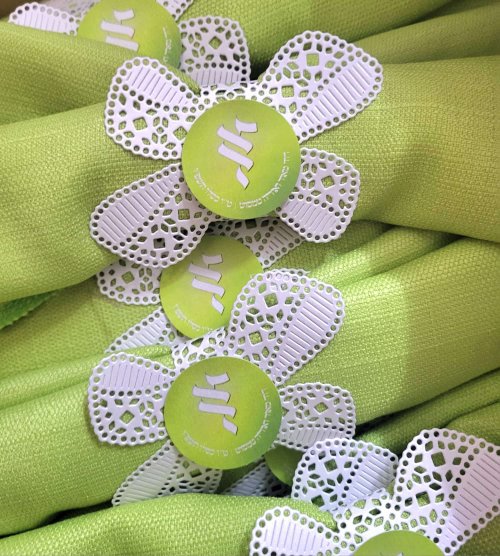 חבק תחרה.jpeg