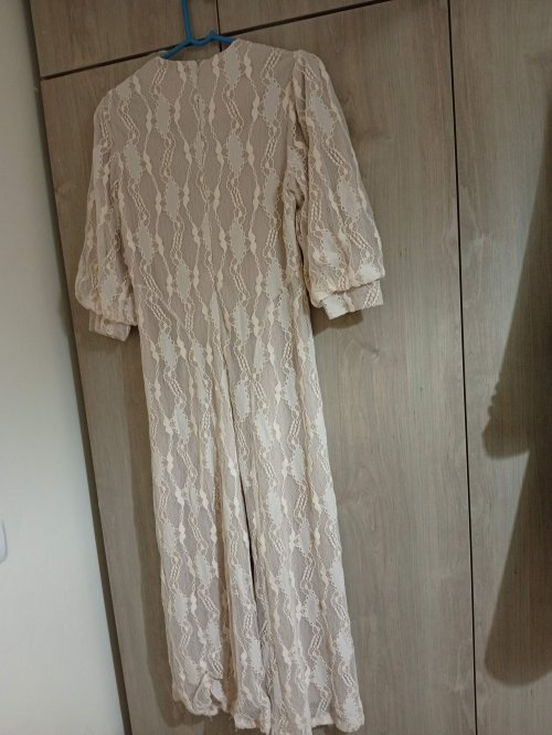 שמלת תחרה למכירה