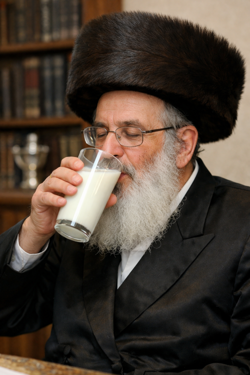 חלב פרווה ביו-טכנולוגי - בדיוק כמו חלב פרה?