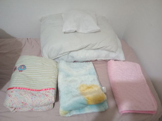 כריות גדולות ושמיכות לתינוקות