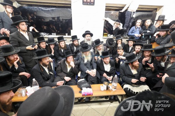 הרבנים בשבעה.jpg